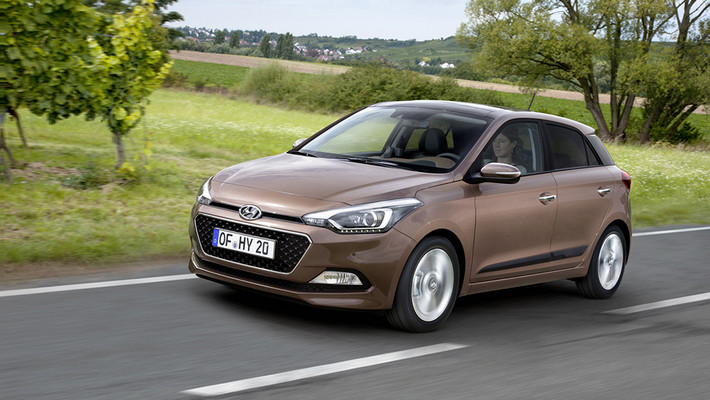 Hyundai i20 2015 có thiết kế nội - ngoại thất hoàn toàn mới và được các chuyên gia đánh giá là một đối thủ nặng ký trong phân khúc.