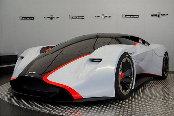 Mặc dù hiện nay mẫu xe có cái tên rất dài, Aston Martin DP-100 Vision Gran Turismo, chưa thể vận hành trên thực tế nhưng trang bị động cơ cực khủng 6L - V12 turbo kép với khả năng tạo ra 800 mã lực.