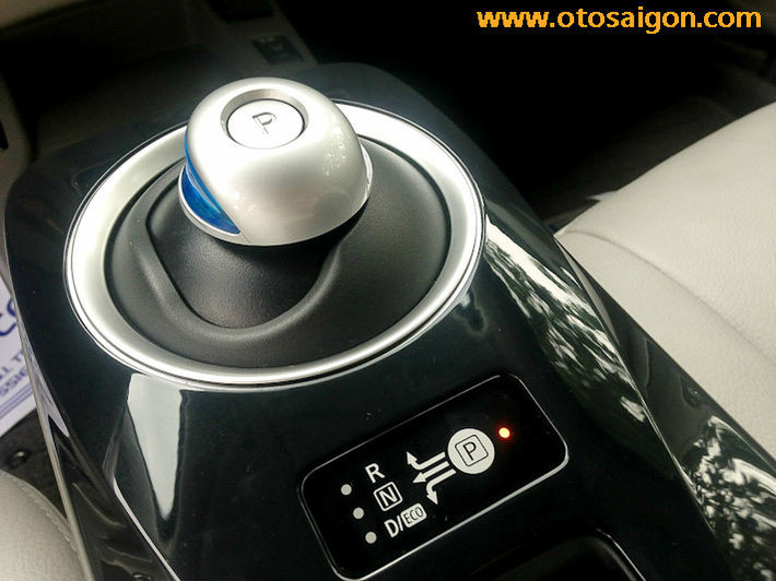 Hệ thống ắc quy có thể sạc được 80% khi sử dụng chức năng sạc nhanh chỉ trong 30 phút, nếu sạc bình thường thì thời gian sạc tại nhà tiêu chuẩn 8 tiếng.