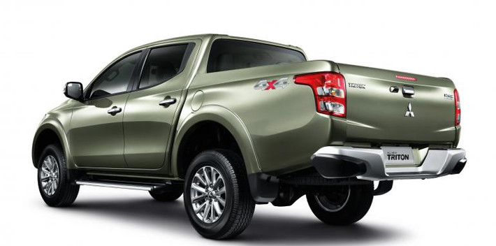 Động cơ turbodiesel 2.4L với 2 tùy chọn: công suất 131 mã lực và mô-men xoắn cực đại 430 Nm và công suất 126 mã lực và mô-men xoắn cực đại 240 Nm.