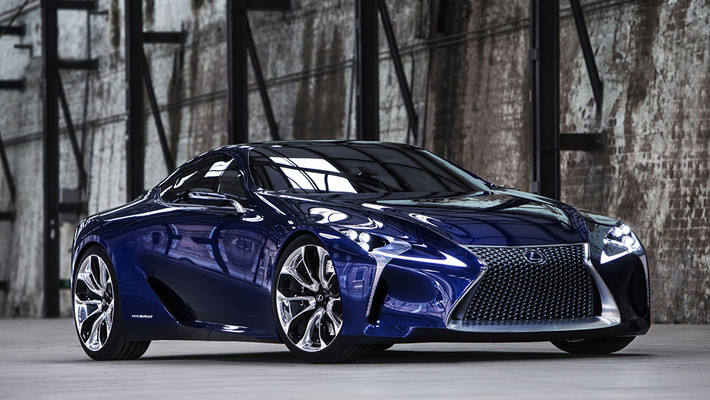 Lexus LF - LC. Xe có thiết kế sang trọng, thể thao với mặt trước được trang bị bộ ba đèn pha hình tam giác bắt mắt, lưới tản nhiệt đặc trưng và mặt sau sở hữu cụm đèn hậu lõm. Xe được trang bị đầy đủ tiện nghi như hệ thống định vị, điều hòa tự động, CD Player kết nối iPod và Bluetooth...