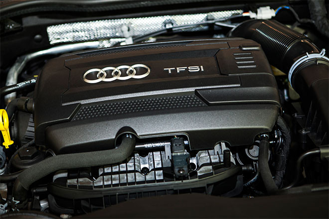 Xe sử dụng động cơ 2.0 TFSI 4 xi-lanh với turbo và hệ thống phun nhiên liệu trực tiếp cho công suất 230 mã lực cùng mô-men xoắn cực đại 370 Nm đạt từ 1.600 đến 4.300 vòng/phút. Xe có khả năng tăng tốc từ 0 – 100 km/h trong 5,3 giây và có tốc độ giới hạn 250 km/h.