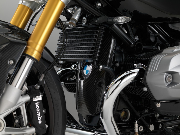 R NineT 2014 trang bị động cơ boxer xi-lanh đôi, làm mát bằng dung dịch, dung tích 1.170cc, được bao bọc bởi bộ khung làm bằng thép ống.