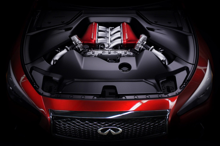 Về động cơ, Infiniti đưa ra 3 tùy chọn cho khách hàng đó là động cơ xăng 4 xi-lanh, tăng áp, dung tích 2.0 lít, cho công suất tối đa 211 mã lực và mô-men xoắn cực đại 350 Nm.