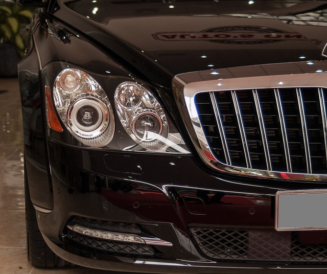 Ở phiên bản nâng cấp vào năm 2012 Maybach trang bị thêm một số chi tiết nhỏ trên 62S như dãy đèn LED chiếu sáng ban ngày, lưới tản nhiệt 13 nan thay cho 11 nan.