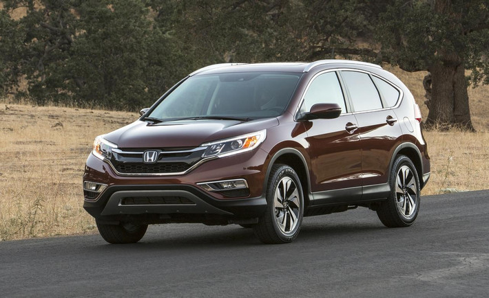 Là chiếc SUV cỡ nhỏ bán chạy nhất tại Mỹ, vì vậy bất cứ thay đổi nào ở dòng xe này đều được khách hàng chú ý. Một trong những thay đổi quan trọng nhất trên chiếc Honda CR-V 2015 đó là động cơ 2.4 lít mới, với công suất tối đa 185 mã lực, và tiết kiệm nhiên liệu hơn.