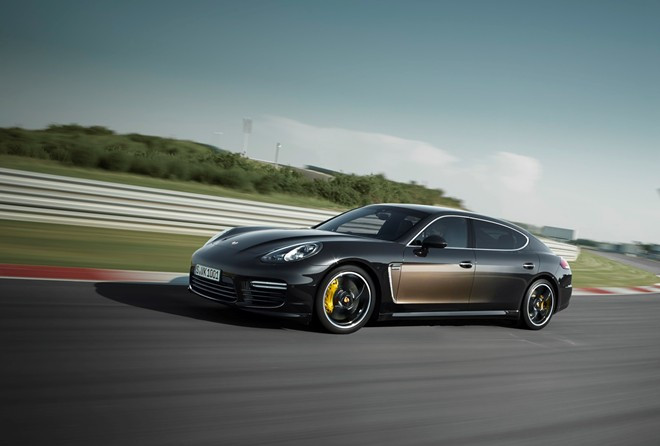 Được biết, Panamera Exclusive là phiên bản hạn chế chỉ sản xuất 100 chiếc trên thế giới.