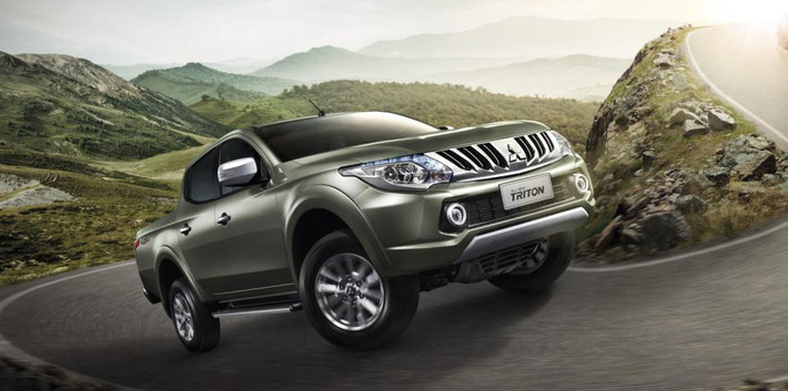 Mitsubishi Triton 2015 mang trên mình diện mạo mới mẻ và thu hút với vô số cải tiến ở thiết kế bên ngoài.