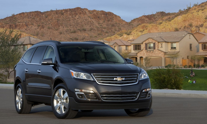Ưu điểm của Chevrolet Traverse là động cơ V6 mạnh mẽ, nội thất rộng rãi, hộp số 6 cấp tự động, khả năng vận hành ổn định, giúp mang tới sự thoải mái cho cả gia đình. Đây không phải là chiếc xe có tính thể thao, cũng không phải chiếc xe linh hoạt, nhanh nhẹn, nhưng Chevrolet Traverse là một chiếc xe cân bằng, ổn định.