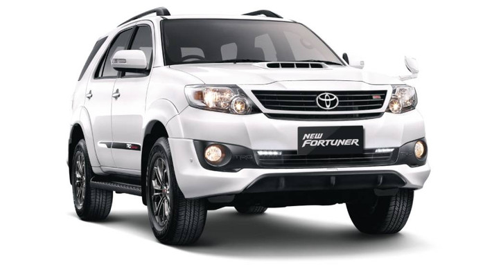 Toyota Fortuner dẫn đầu danh sách những mẫu xe bán chạy tại thị trường Việt trong tháng 10 với 829 xe được tiêu thụ. Mẫu xe này cũng có doanh số vô cùng ấn tượng trong tháng 9/2014.
