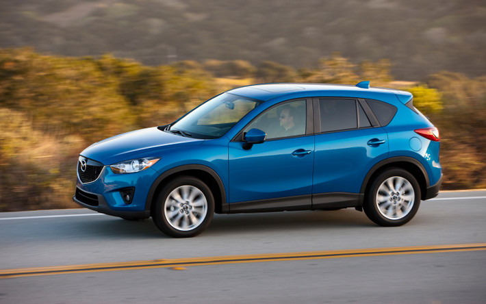 Trong số 10 chiếc SUV được mong đợi nhất năm 2015, Mazda CX-5 là chiếc xe có tính thể thao và linh hoạt nhất. Ngoài ra, chiếc xe cũng được đánh giá cao ở khả năng tiết kiệm nhiên liệu khi có thể đi được 100 km đường cao tốc với 6,7 lít xăng.