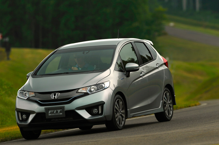 Honda Fit thế hệ thứ ba có thiết kế mới, nội thất mới với không gian rộng rãi hơn, cao cấp hơn.