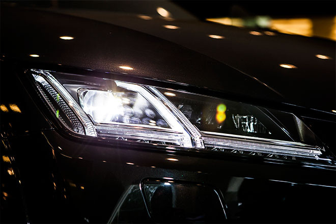 Audi TT Coupe thế hệ mới này có chiều dài như tương đương với phiên bản trước với mức 4.180 mm, chiều rộng lớn hơn với mức 1.832 và chiều dài cơ sở tăng thêm 37 mm thành 2.505 mm.