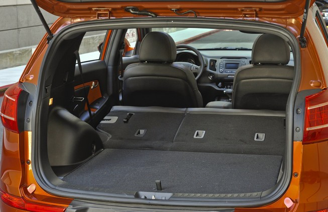 Kia Sportage 2015 dự kiến sẽ sớm ra mắt vào đầu năm 2015 với mức giá cho các phiên bản trải đều vào khoảng từ 20.000 USD đến 30.000 USD (dành cho thị trường Mỹ).