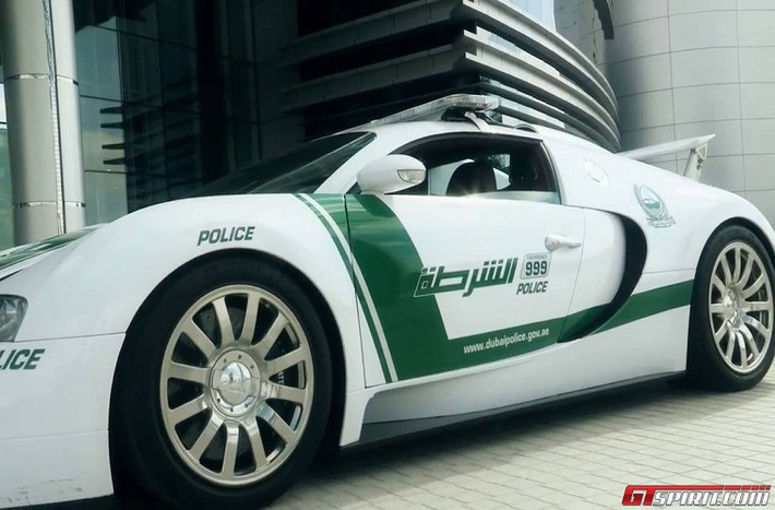 Những đánh giá đầu tiên của cảnh sát Dubai về chiếc xe đều rất tốt, thoải mái khi lái xe, tiện lợi và tạo nên nỗi khiếp sợ đối với tội phạm.