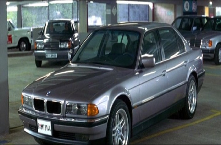BMW 750 đầy vẻ sang trọng quyến rũ với cần gạt nước mưa cảm biến, đèn pha xenon tự động bật khi thiếu ánh sáng dường như không đủ với James Bond khi anh lái chiếc xe BMW 750 độ với tên lửa, lốp xe tự bơm và khả năng nhận dạng chủ nhân chống xâm nhập từ bên ngoài đã tạo nên thành công lớn cho tập phim "Tomorrow never die".