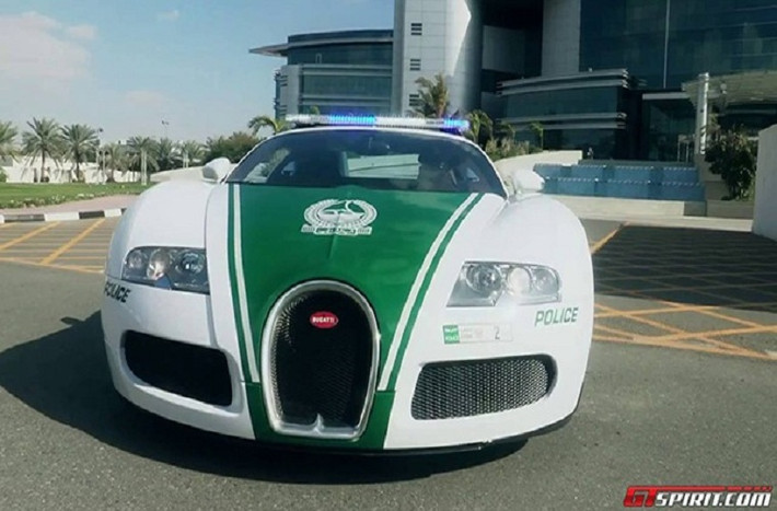 Sau rất nhiều lời đồn đoán của cư dân mạng, Bugatti Veyron đã chính thức khoác lên mình màu áo trắng xanh đặc trưng của cảnh sát Dubai.