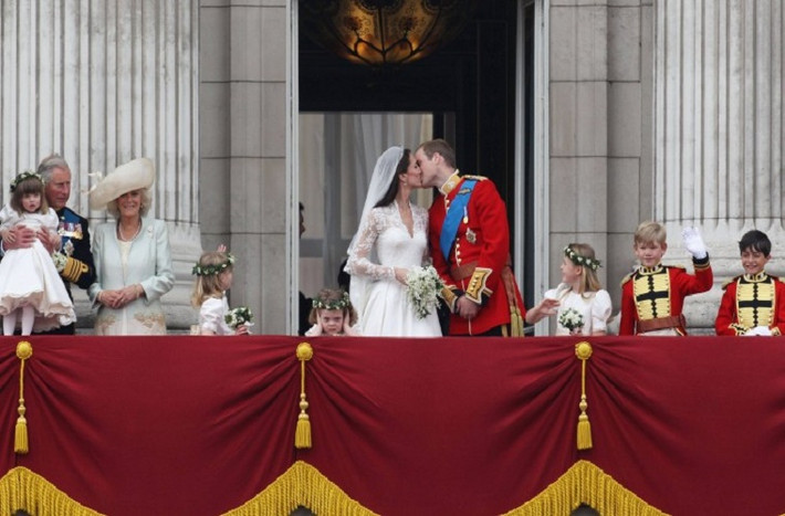 Đám cưới Hoàng gia hoành tráng giữa Hoàng tử William và hôn thê Kate Middleton năm 2011 được mô tả là sự kiện nổi bật trong năm đó. Chi phí cho công tác chuẩn bị sự kiện lên tới 16,7 triệu USD.