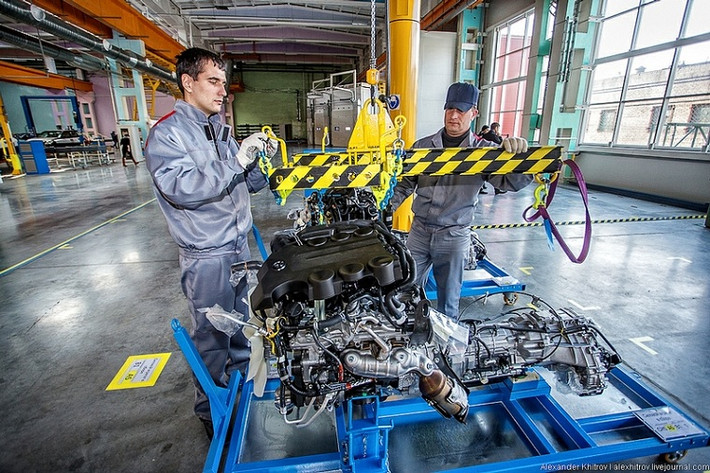Cân kiểm tra khả năng hoạt động của động cơ.