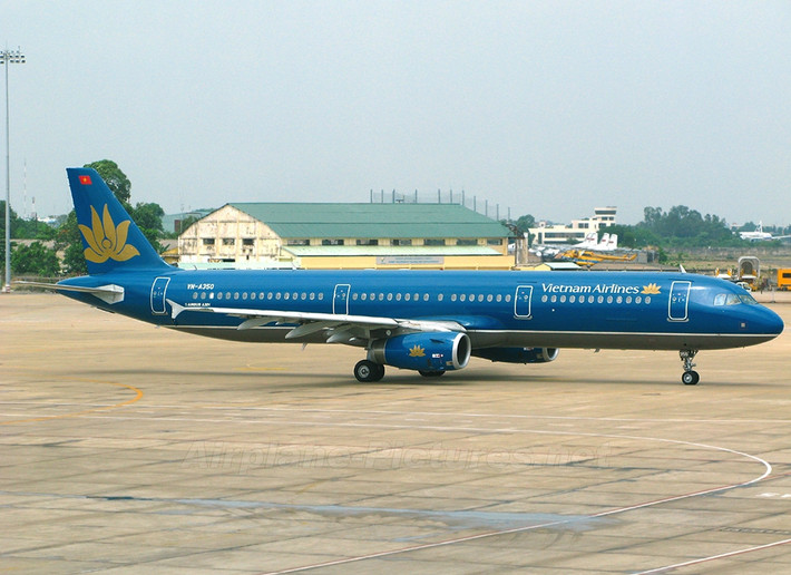 Chiếc máy bay A321 có 182 ghế hành khách, với tầm bay tối đa 5.550km. Tốc độ của máy bay đạt 877km/h ở độ cao 10.668m. Chiều dài thân máy bay 44,51m và sải cánh 34,1m.
