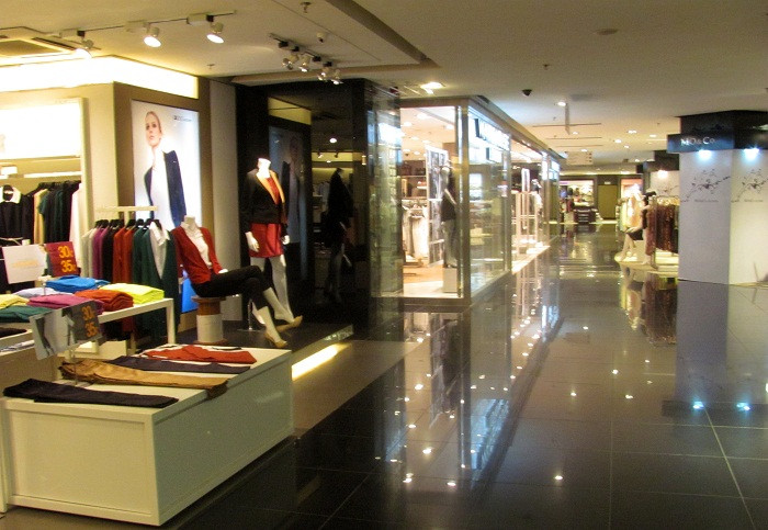 Parkson có mặt ở Việt Nam với 8 trung tâm thương mại (TTTM) cao cấp, trong đó có 2 TTTM tại Hà Nội với hơn 300 nhãn hàng bao gồm các thương hiệu nổi tiếng thế giới và khu vực. Ngoài ra, Parkson còn cung cấp các dịch vụ giải trí, khu vực ăn uống, khu siêu thị phục vụ cho tất cả khách hàng.