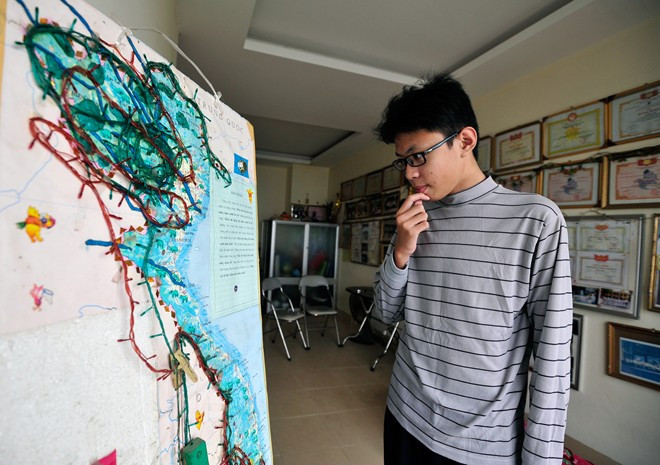 Trước là bộ đội nên ông Hóa thường xuyên cùng Hoàng Thân sáng tạo ra những mô hình khoa học gắn liền với lịch sử như Rừng vàng, Trận đánh Điện Biên Phủ và trận đánh quân Nguyên Mông đều được giải thưởng Vừ A Dính.