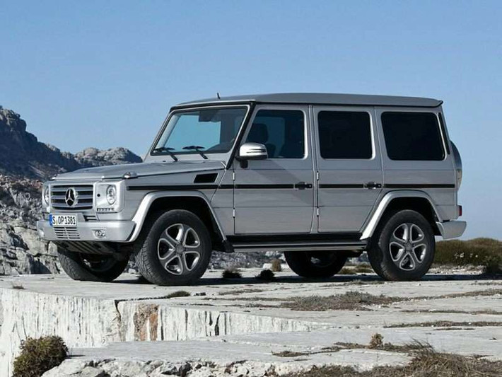 G63 AMG được Mercedes-Benz được trang bị động cơ mạnh mẽ V8 dung tích 5.5L với công suất 536 mã lực. Nó có thể tăng tốc từ 0-100km/h chỉ mất 5,4 giây.