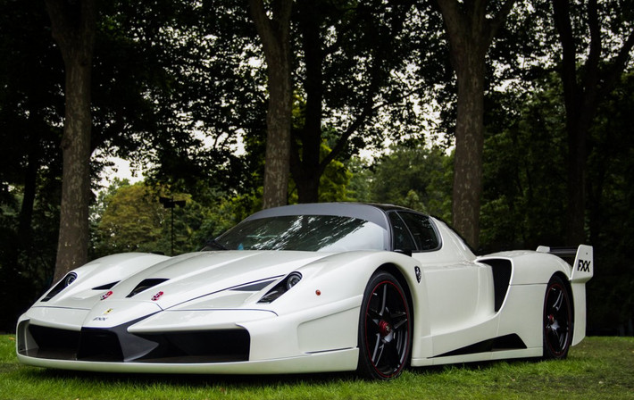 Như Ferrari FXX.