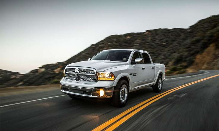 Với động cơ turbo diesel V6 dung tích 3,0 lít cho công suất 240 mã lực, Ram 1500 EcoDiesel 2014 có thể là dòng xe bán tải hạng nhẹ duy nhất sử dụng động cơ này. Xe được trang bị hộp số tự động 8 cấp độ. Mẫu xe này được đánh giá rất cao khi hoạt động trên đường đô thị và cao tốc.