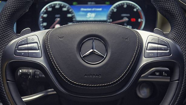Dòng xe S-Class của Mercedes-Benz vô địch về cả hai tiêu chí kiểu dáng sang trọng và công nghệ sử dụng cho xe.