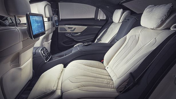 Mercedes-Benz S-Class giống như Range Rover hay Porsche 911, gần như thống trị phân khúc xe sang trọng với doanh số bán rất lớn.