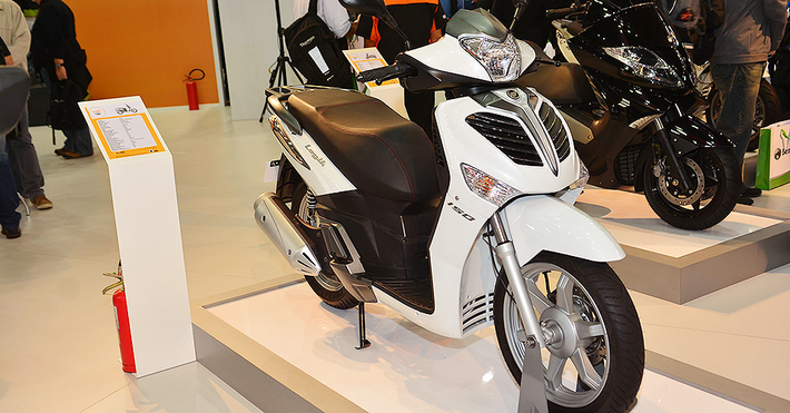 Giá bán của Benelli Caffé Nero 150 tại Việt Nam là 62,5 triệu đồng. Bản Special Edition có giá 67 triệu đồng. Mức giá này đủ làm nên sức cạnh tranh đối với dòng Honda SH nội có mức giá từ 60-80 triệu đồng.