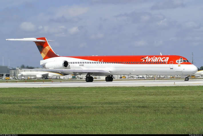 MD83 thuộc gia đình MD80 do hãng McDonnell Douglas sản xuất và đưa vào phục vụ từ năm 1999 cho đến nay. MD83 có nhiệm vận tải, chuyên chở hành khách tầm trung, được nhiều hãng hàng không trên thế giới lựa chọn.