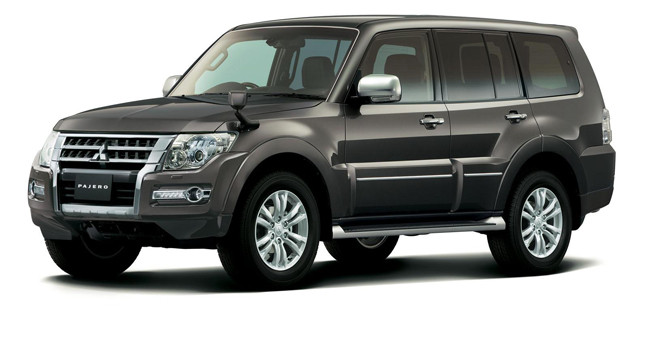 Hiện Pajero 2015 mới chỉ có mặt trên thị trường Nhật Bản, kế hoạch tấn công các thị trường khác chưa được hãng tiết lộ. Tại đây, xe có giá bán trước thuế là 28.794 USD (khoảng 610 triệu đồng).