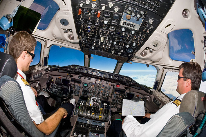 MD83 có thiết bị hệ thống hiện đại với đầy đủ các thiết bị định vị GPS, hệ thống liên lạc, cảm biến, dẫn đường...