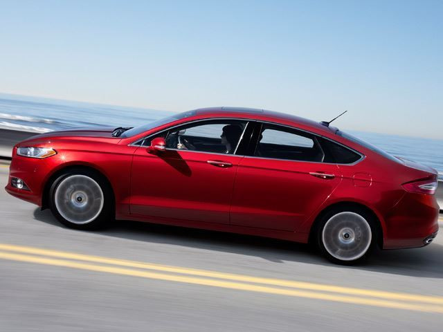 Ford Fusion 2014 là mẫu sedan theo nghiên cứu của IHS Automotive đang được ưa chuộng nhất năm nay. Phó chủ tịch của Ford, ông Joe Bakaj cho biết, mẫu xe được tích hợp nhiều công nghệ hiện đại, đảm bảo an toàn và tiện nghi nhất cho người lái.