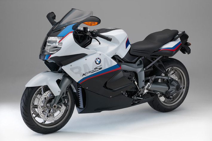 Hãng BMW vừa chính thức công bố mẫu xe mới nhất K 1300 S 2015 thuộc phân khúc xe thể thao phân khối lớn sẽ chính thức ra mắt thị trường vào tháng 8 tới đây.