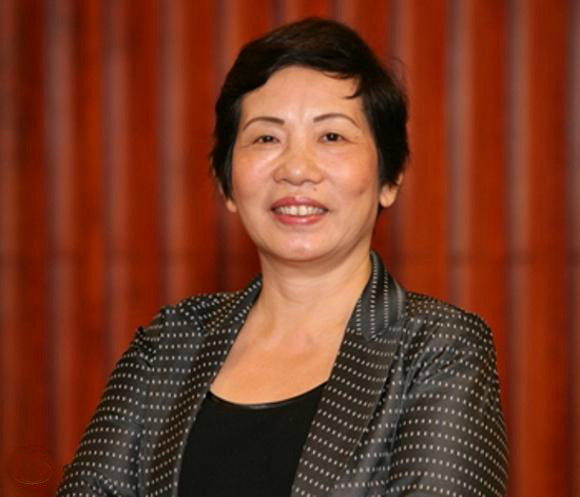 Bà Trương Thị Thanh Thanh, từng là Phó chủ tịch HĐQT Công ty cổ phần FPT, nhưng hiện bà vẫn có 254 tỷ đồng. Bà Thanh nắm hơn 5 triệu cổ phiếu FPT, tương đương 1,62%. Bà Thanh là mẹ chồng đầy quyền lực tại FPT của Hoa hậu Jennifer Phạm.