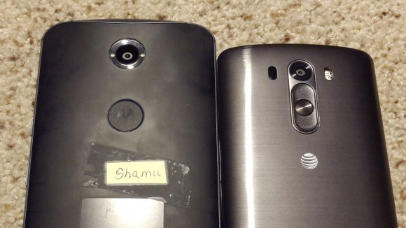 Google dự kiến sẽ cho phép đặt hàng từ ngày 29/10, Nexus 6 chính thức lên kệ vào đầu tháng 11. Theo đó, người mua cần chi ra 649 USD (khoảng 13,8 triệu đồng) để sở hữu thiết bị. Mức giá này có phần chênh lệch nhiều hơn các dòng Nexus tiền nhiệm và Moto X.