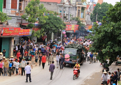 Công an huyện Thiệu Hóa đã huy động cả trăm người để vãn hồi trật tự, thuyết phục được người dân đưa thi hài chị Xuân về quê an táng. Chiều 31/12/2013, Cơ quan Cảnh sát điều tra Công an tỉnh Thanh Hóa quyết định khởi tố bị can Lê Xuân Dũng (47 tuổi, Phó giám đốc Bệnh viện Đa khoa huyện Thiệu Hóa) và Hoàng Thị Tâm (40 tuổi, nữ hộ sinh) về hành vi vô ý làm chết người do vi phạm qui tắc nghề nghiệp.