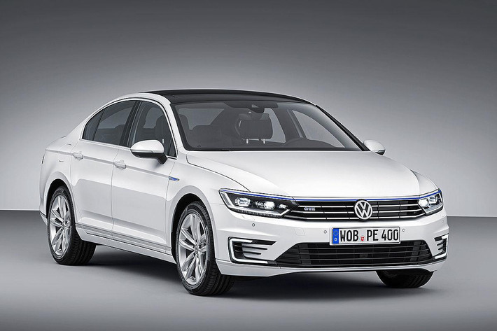 Volkswagen Passat GTE có thiết kế bề ngoài khác hẳn so với phiên bản Passat tiêu chuẩn.
