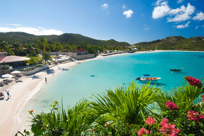 4. St Barth được đánh giá là hòn đảo đẹp nhất và đắt nhất tại vùng biển Caribbean. Phần lớn du khách tới đảo này là những người giàu có và nổi tiếng.