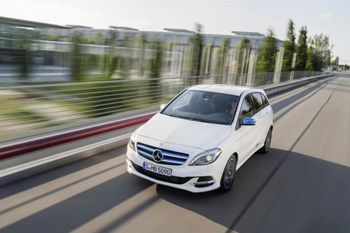 Đối với mẫu xe sử dụng động cơ diesel, phiên bản B 160 CDI được trang bị động cơ Renault 1.5 lít với công suất 90 mã lực, trong khi phiên bản B 180 CDI có công suất mạnh hơn.