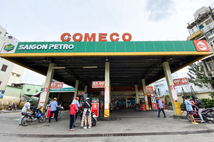 Theo ghi nhận, Công ty Cổ phần Vật tư - Xăng dầu (Comeco) là đơn vị sở hữu nhiều cửa hàng xăng dầu nhượng quyền thương hiệu Saigon Petro. Tất cả những cửa hàng này đều hoạt động kinh doanh bình thường.