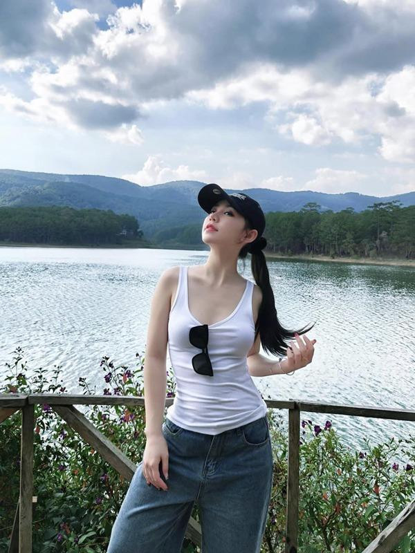 .. Có lúc lại cá tính, gợi cảm