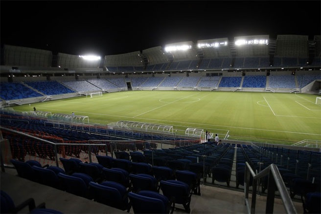 12 sân vận động phục vụ cho World Cup đang được gấp rút hoàn thành. Sân vận động Arena das Dunas là sân nhỏ nhất được đưa vào hoạt động chỉ với 42 nghìn chỗ ngồi nhưng đã tiêu tốn đến 400 triệu USD.
