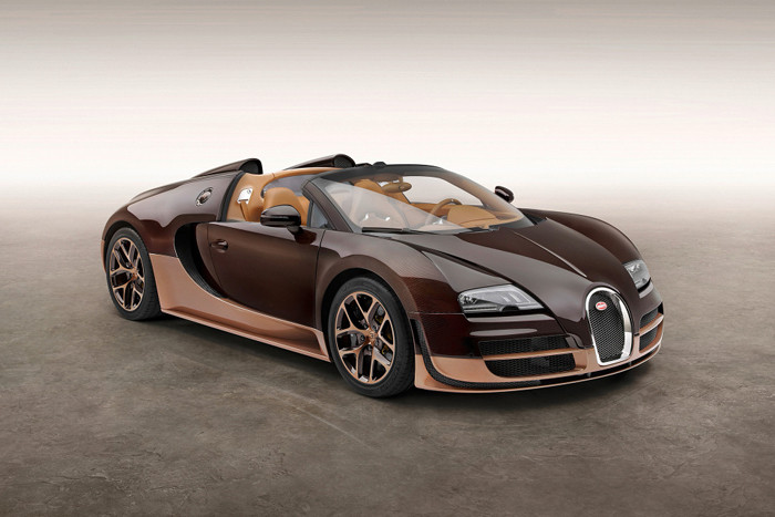 Chiếc Bugatti huyền thoại thứ 4 mang tên Bugatti Veyron Grand Sport Vitesse Rembrandt được sản xuất với số lượng có hạn 3 chiếc. Chiếc xe dự kiến sẽ cùng người anh em phiên bản thứ 5 tụ họp tại Bắc Kinh tới đây.