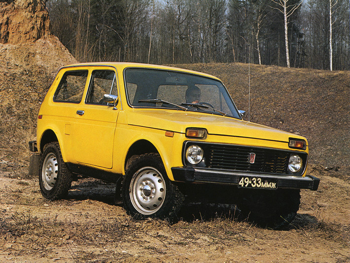 Tốc độ tối đa của Lada Niva vào khoảng 130 km/h. Khả năng tiêu thụ nhiên liệu của xe đạt 8,25 lít/100 km, sức kéo lên tới 860 kg.