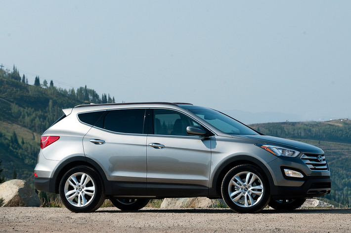 Thị trường đầu tiên đón nhận Hyundai Santa Fe phiên bản mới chính là Hàn Quốc. Mẫu xe này được giới chuyên gia đánh giá cao và có khả năng gây sốt không chỉ tại Hàn Quốc mà lan ra khắp châu Á và Bắc Mỹ.