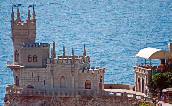 Ngày nay, lâu đài Thiên Nga mở cửa cho khách du lịch thập phương tới thăm. Crimea coi tòa lâu đài là biểu tượng của bán đảo này.